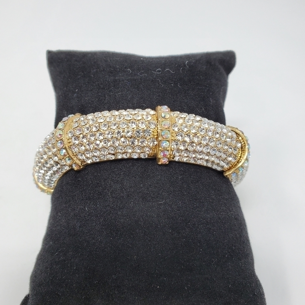 Rhinestones Stretch Bangle Fashion Goldtone Bracelet. SALE